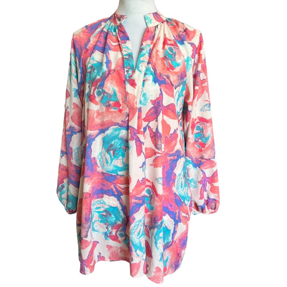 Meritt‎ Baby Blue Floral Watercolor Abstract Blouse V-neck Loose Fitting Tunic